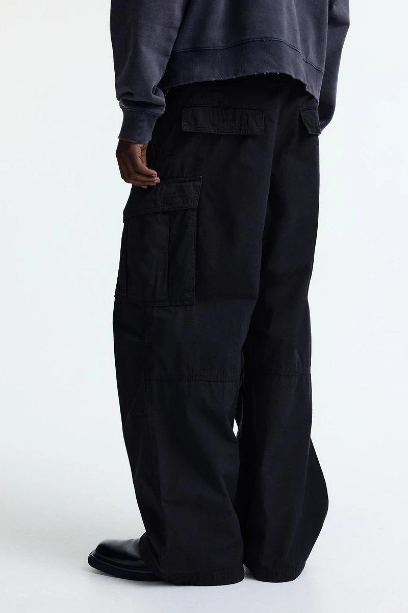 Loose-Fit Cargo Pants