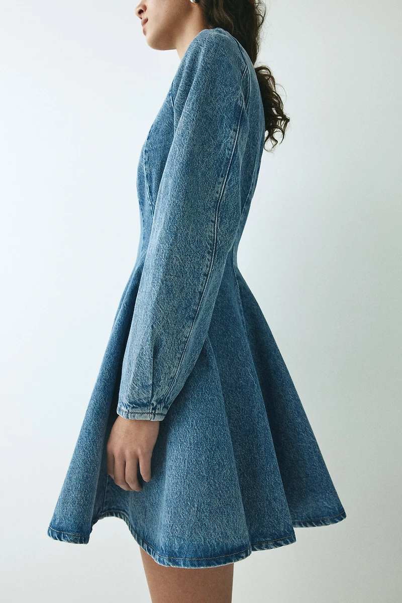 Robe en denim avec jupe évasée