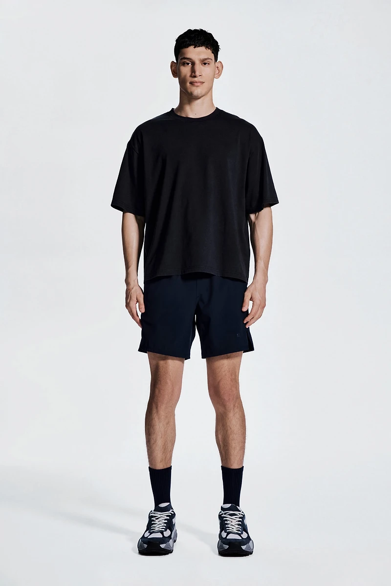 Mid-Length Sports Shorts with DryMove™
