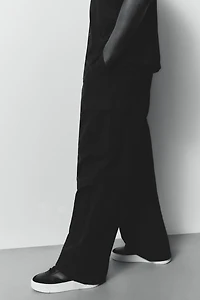 Loose-Fit Cargo Pants