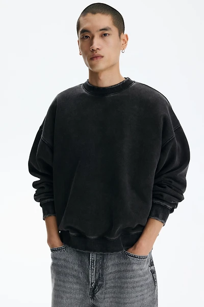 Oversized Fit washed-look sweatshirt