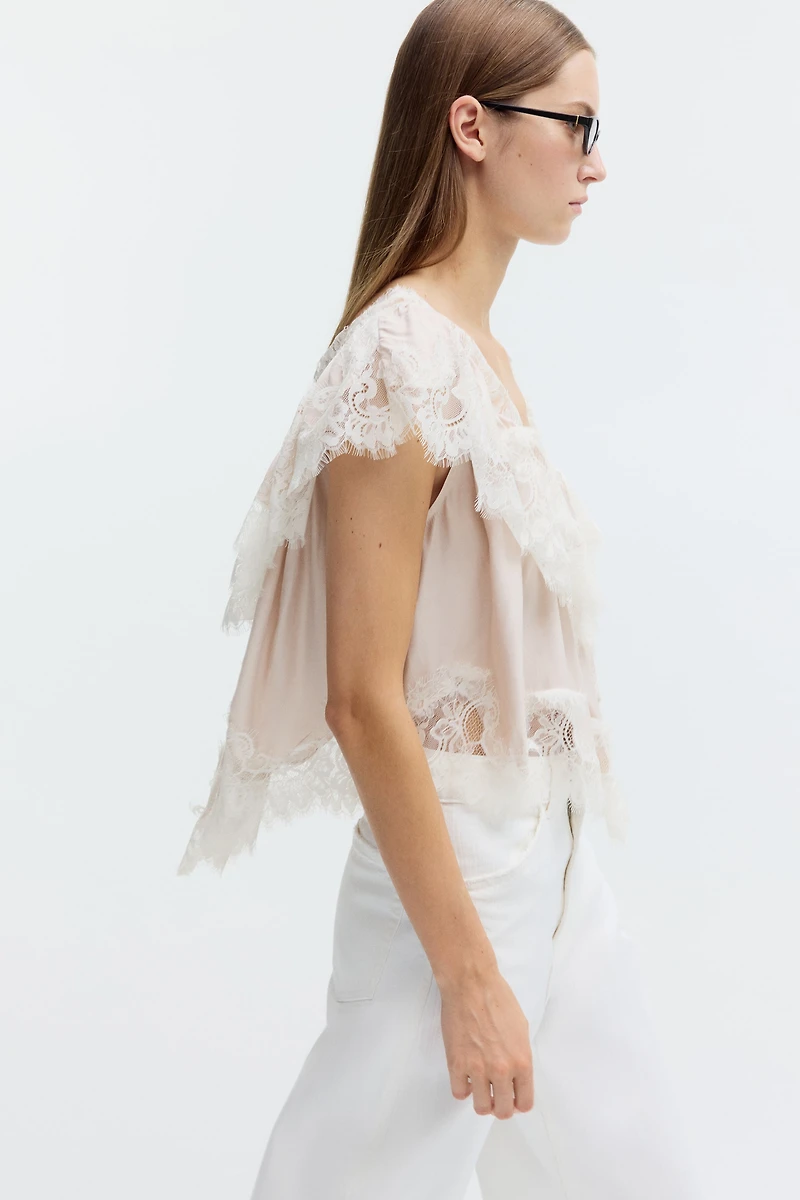 Blouse avec dentelle