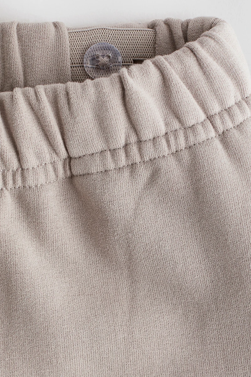 2-Piece Sweatshirt and Sweatshorts Set