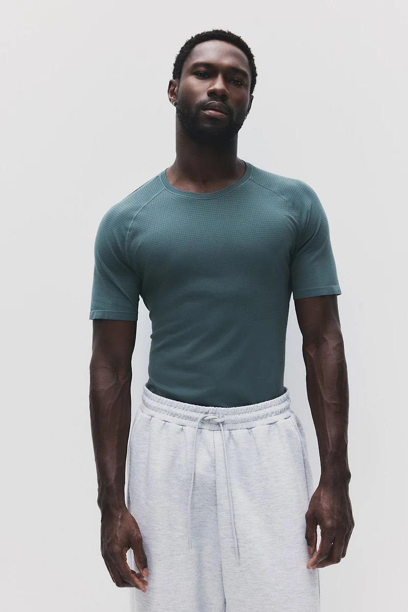 Muscle Fit Sports T-Shirt with DryMove™