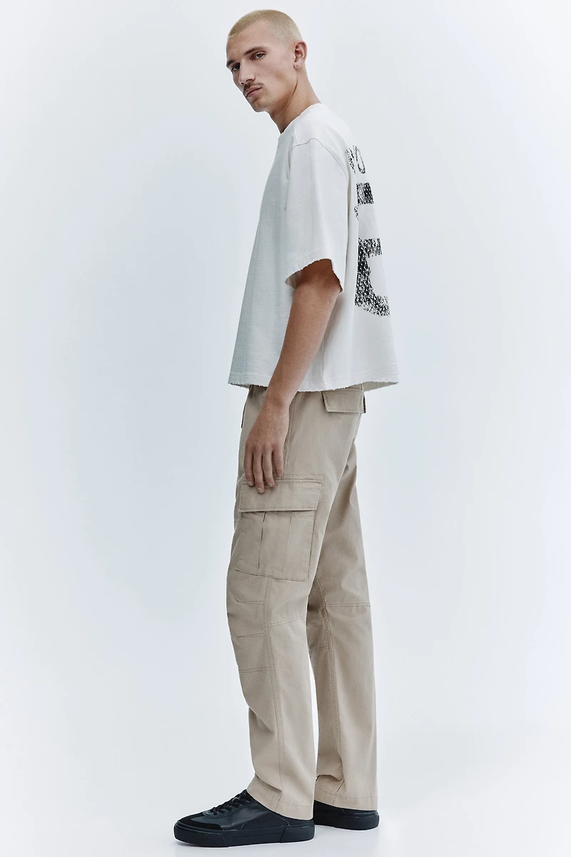 Pantalon cargo près du corps