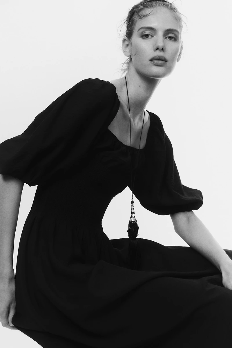 Robe à taille smockée
