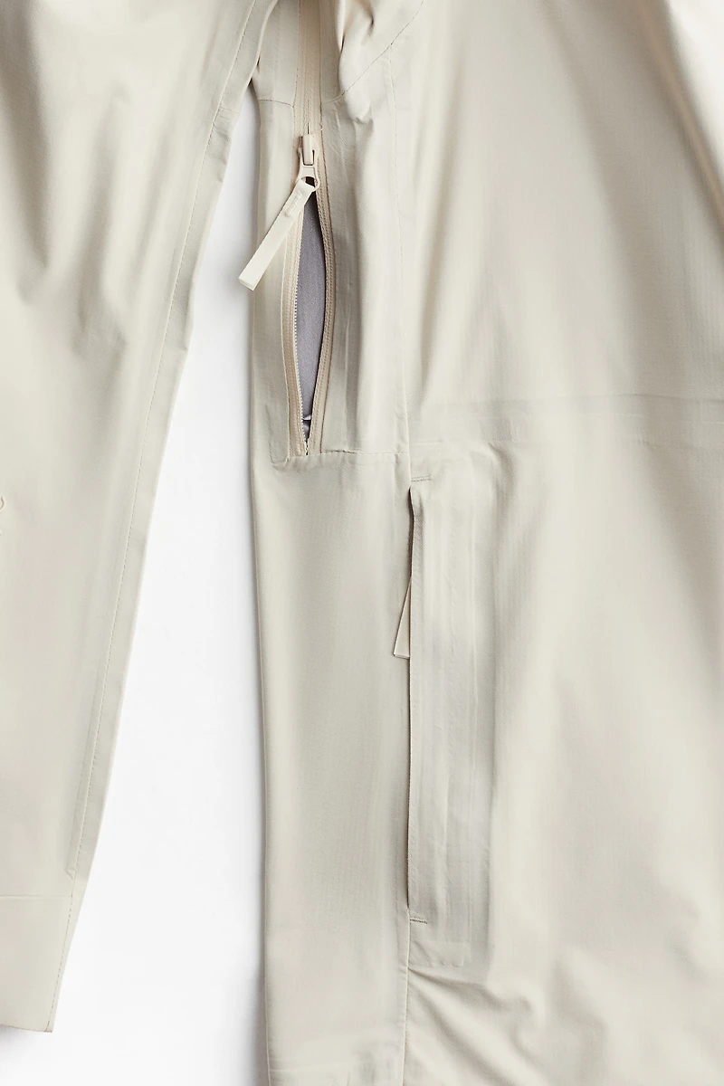Lightweight 3-Layer Shell Jacket with StormMove™