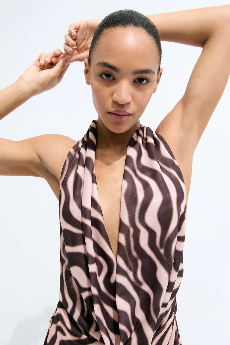 Robe à dos nu imprimée
