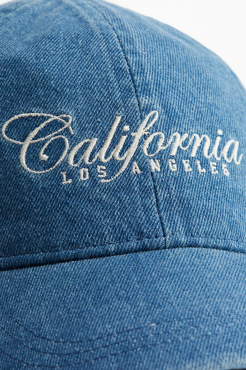 Casquette brodée en denim