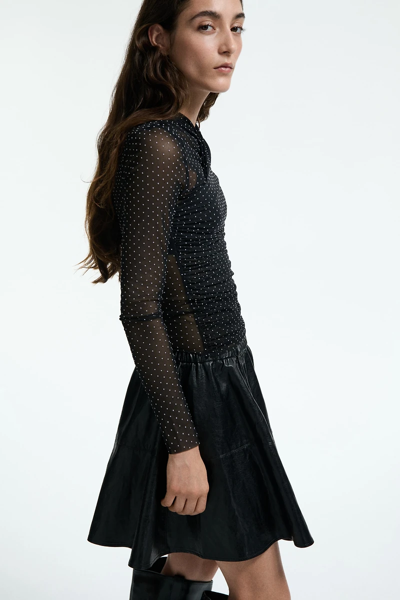 Haut en voile plumetis