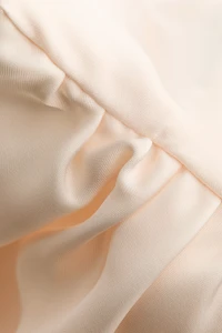 Blouse en satin avec détail à nouer