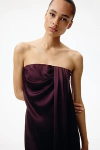 Robe bandeau en satin