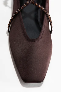 Square-toe ballet flats