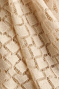 Haut d’aspect crochet avec col écharpe