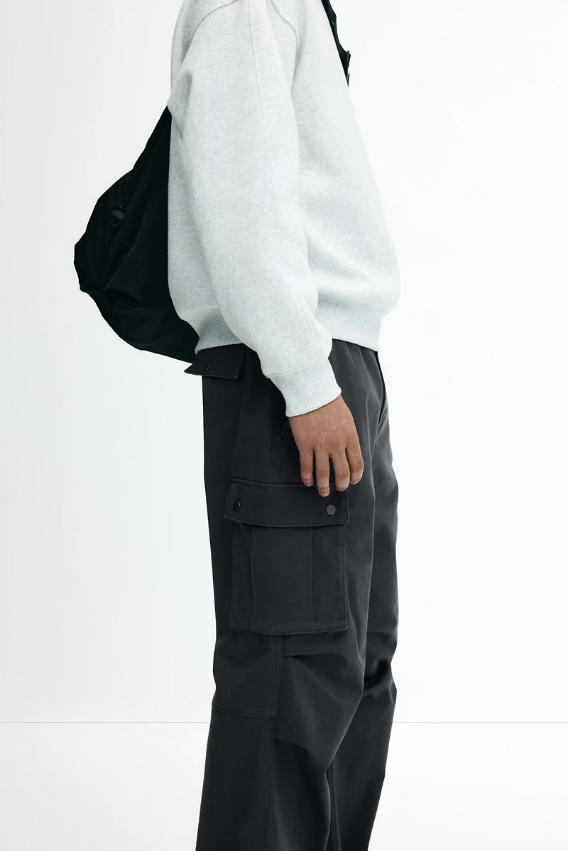 Loose-Fit Cargo Pants