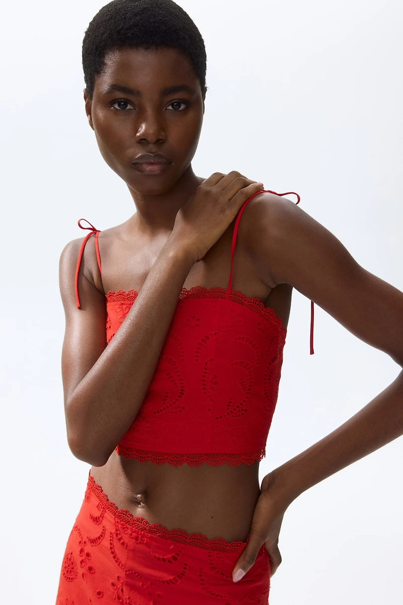 Haut en coton avec broderie anglaise