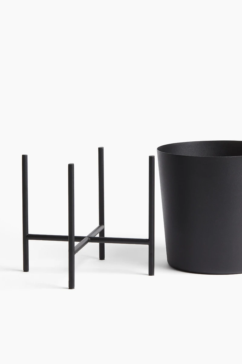 Large Plant Pot on Stand