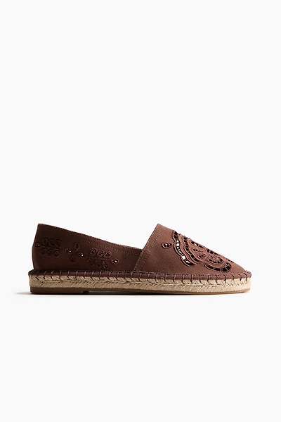 Espadrilles avec broderie anglaise