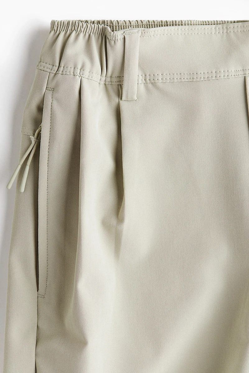 Golf Shorts with DryMove™
