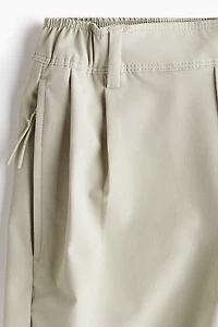 Golf Shorts with DryMove™