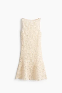 Robe sans manches à l’aspect crochet