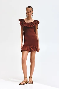 Robe épaules nues à volants