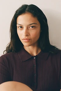 Robe en tricot côtelé avec col