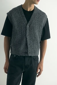 Loose-Fit Cable-Knit Sweater Vest