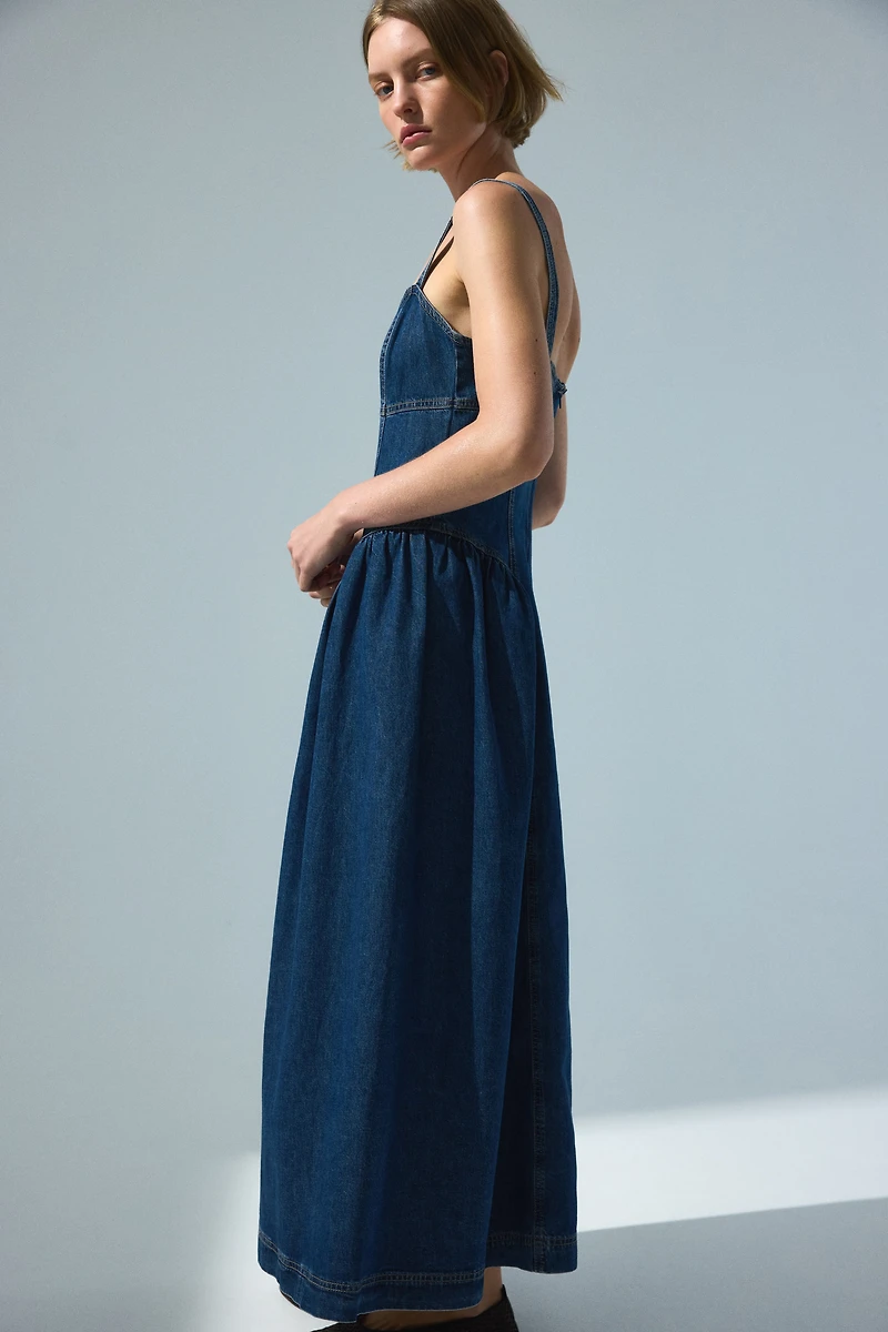 Robe en denim avec jupe évasée