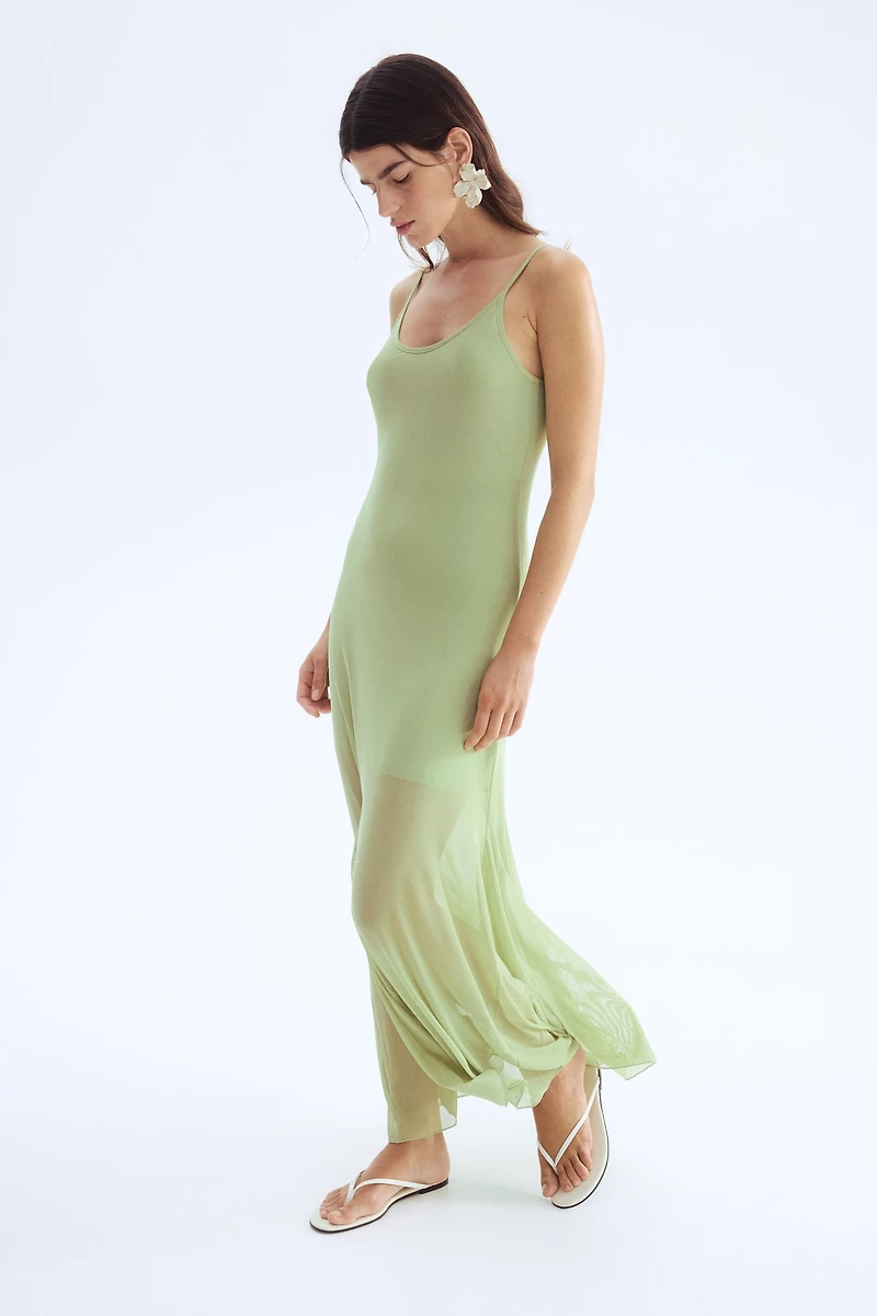 Robe à bretelles fines en filet