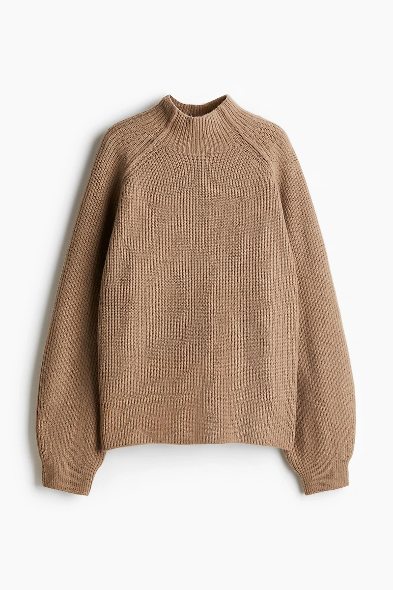 Pull en maille côtelée avec col cheminée
