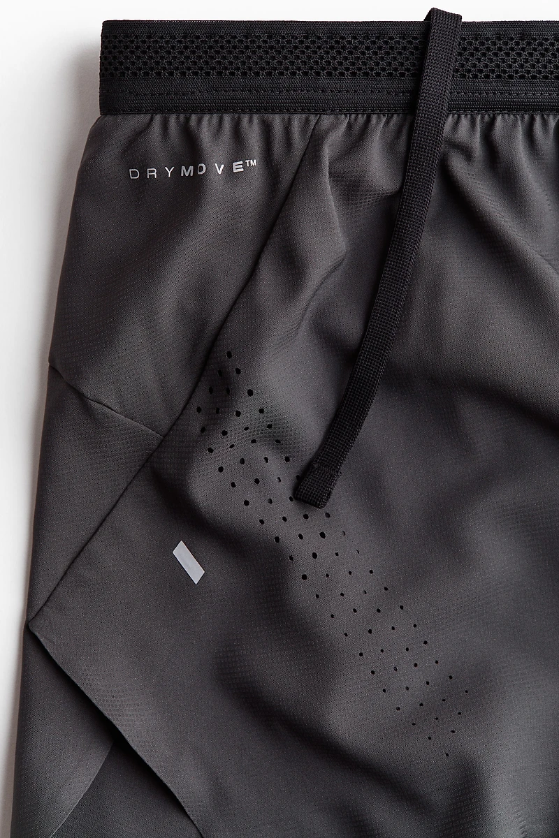 Short de course court et léger