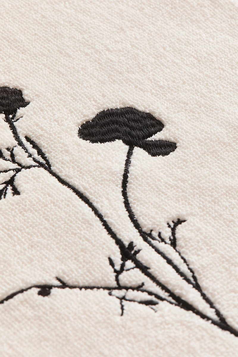 2-Pack Embroidered-Detail Guest Towels