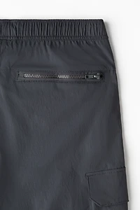Pantalon cargo coupe classique en nylon