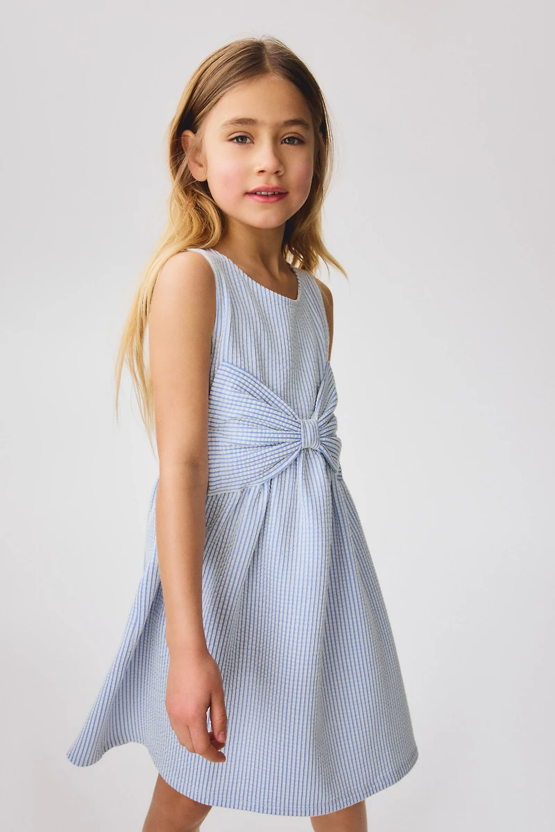 Robe avec boucle devant