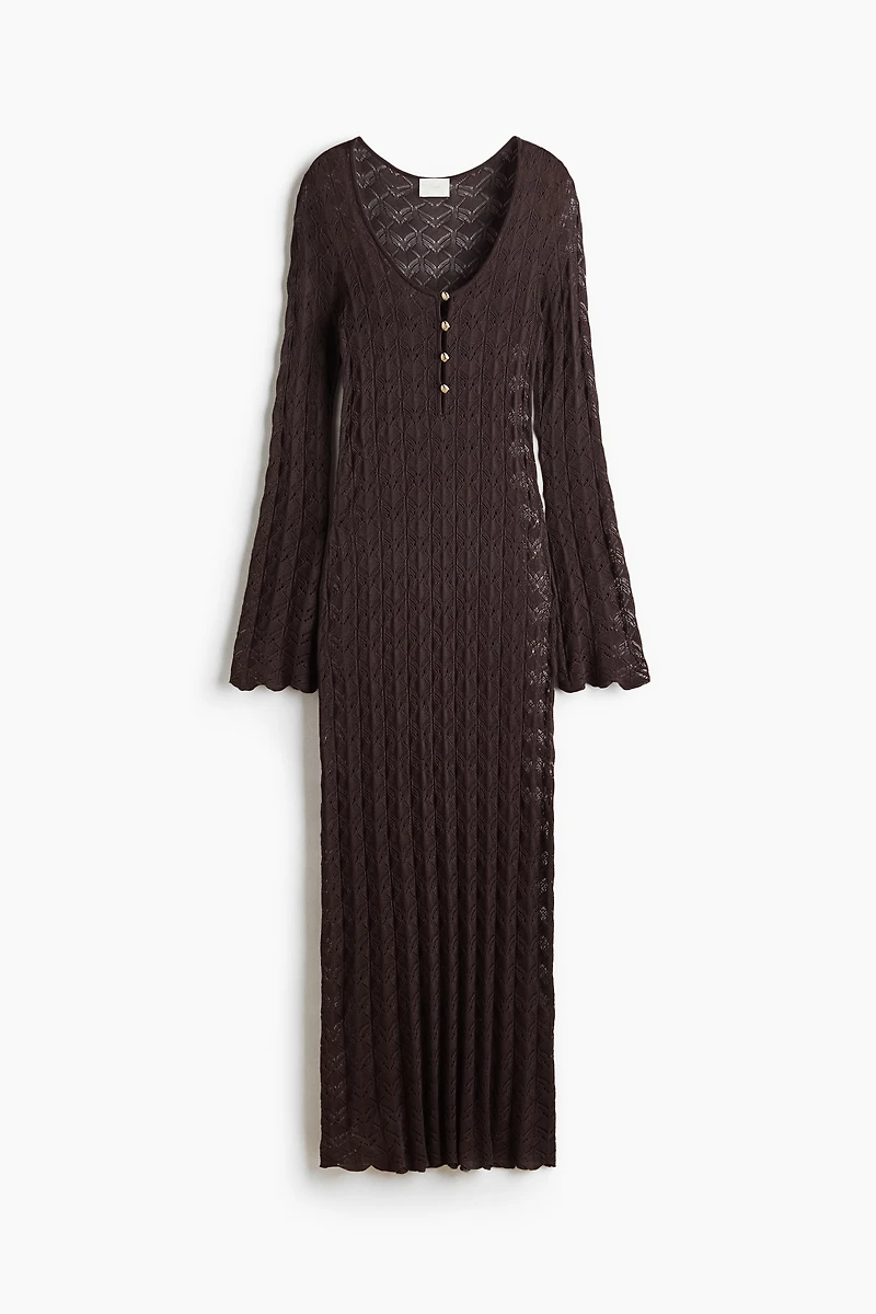 Robe d'aspect crocheté avec boutons en haut