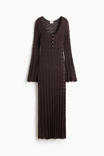 Robe d'aspect crocheté avec boutons en haut