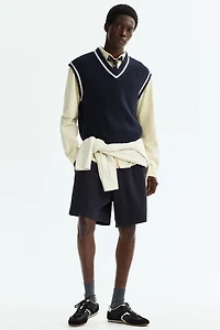 Loose-Fit Knit Sweater Vest