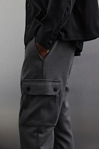 Pantalon cargo près du corps
