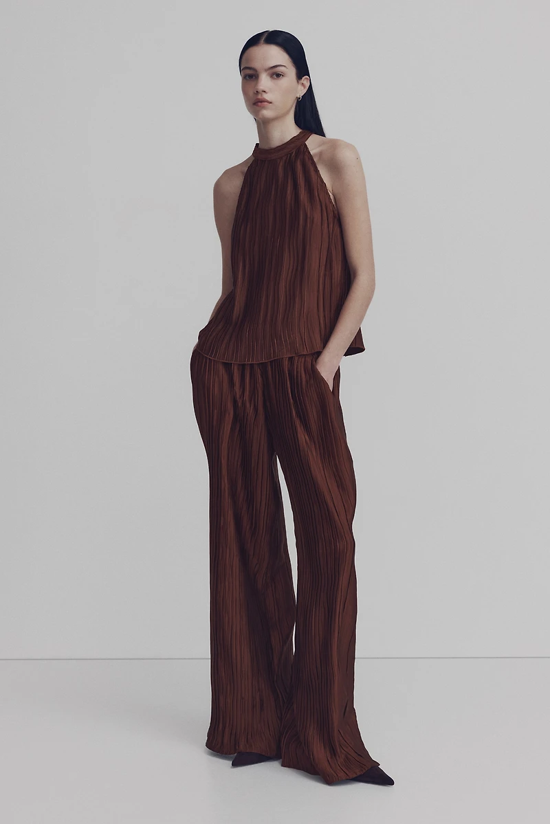 Haut sans manches froissé