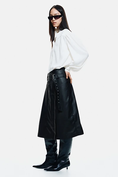 Coated Belt-Detail Skirt