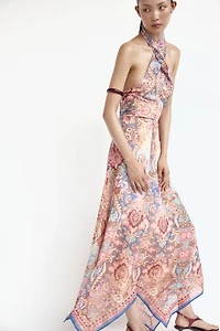 Robe à dos nu en mousseline