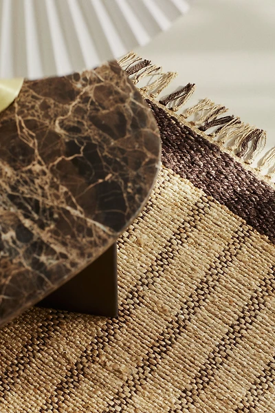 Tapis frangé en jute