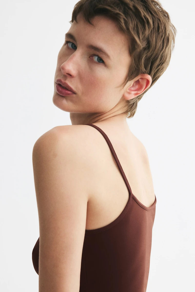 Haut en microfibre avec bretelles fines