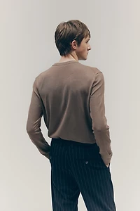 Slim Fit Fine-Knit Sweater