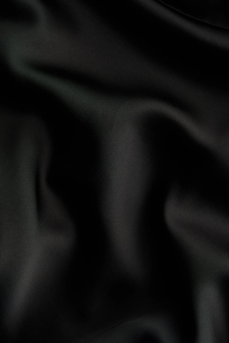 Robe à écharpe en satin