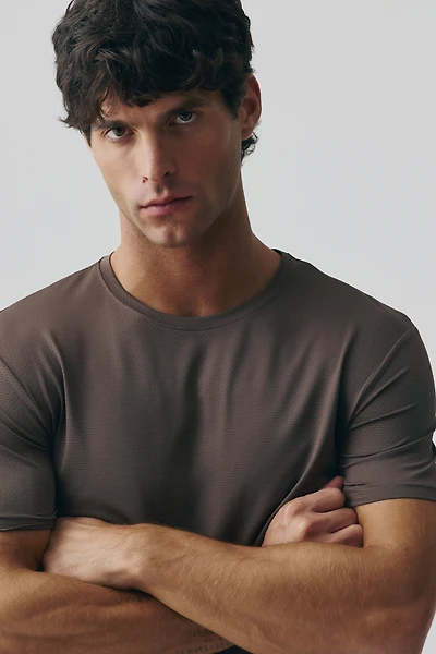 T-shirt sport épousant les muscles en DryMove™