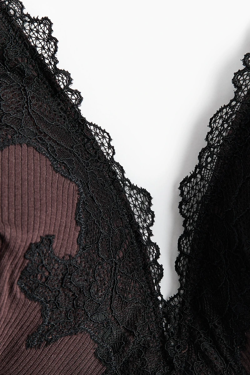 Soutien-gorge souple et coussiné avec dentelle