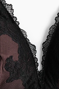 Soutien-gorge souple et coussiné avec dentelle