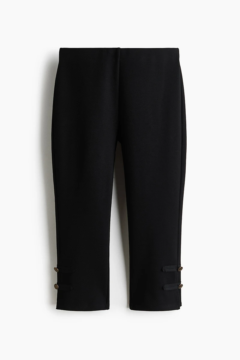 Button-Detail Capri Pants